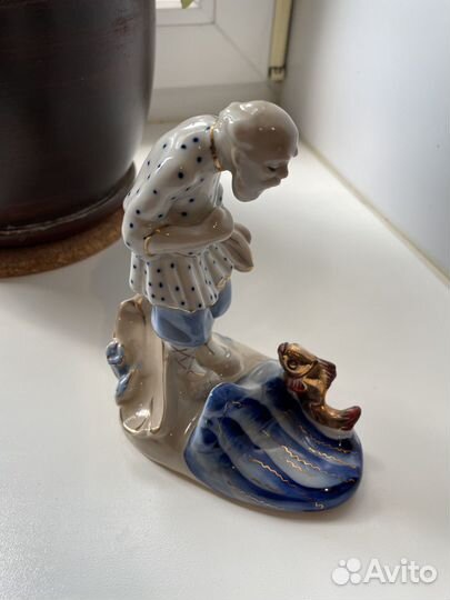 Рыбак и рыбка статуэтка СССР гжель