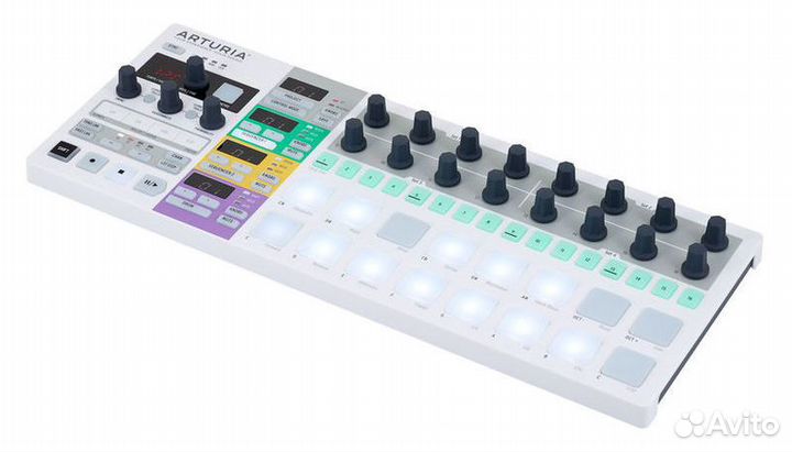 Arturia BeatStep Pro белая