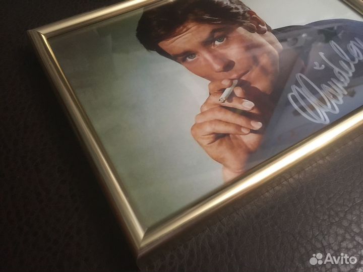 Оригинальный автограф Алена Делона в золотой рамке