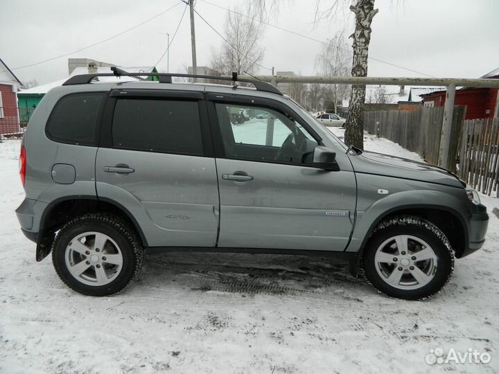 Chevrolet Niva 1.7 МТ, 2015, битый, 158 766 км