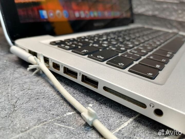 Ноутбук Apple MacBook Pro (13-inch, Late 2011) i5