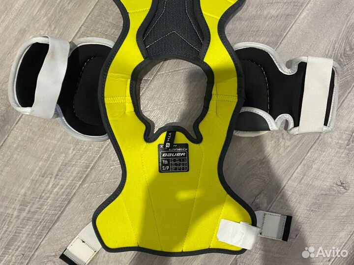 Нагрудник хоккейный