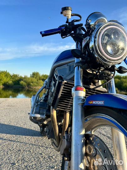 Honda cb1