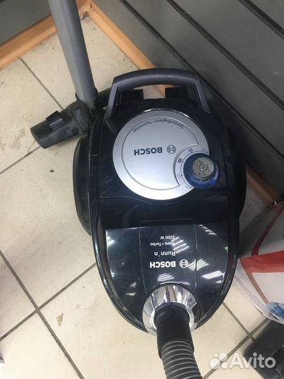 Пылесос Bosch DGS42242 К40