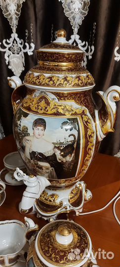Чайный сервиз с самоваром