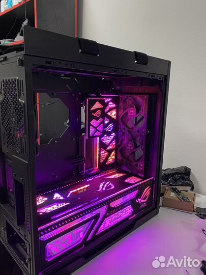 Asus rog strix helios