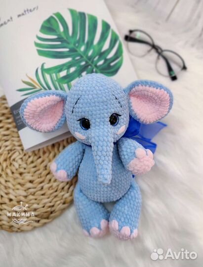 Вязаная игрушка амигуруми Слон