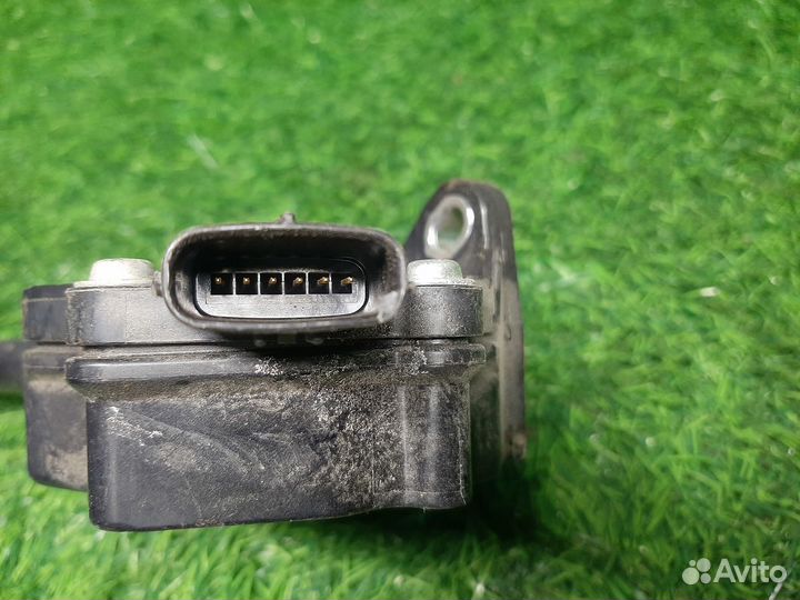 В наличии: Педаль газа на Toyota Hilux