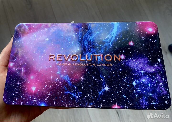 Палетка теней revolution