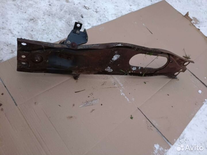 Траверса подрамника Kia Spectra