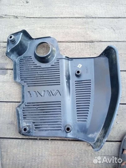 Декоративная крышка двигателя шевроле нива