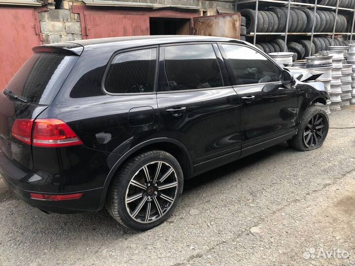 В разбор поступил Volkswagen Touareg