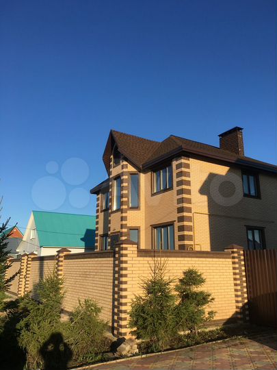 Коттедж 229,8 м² на участке 12 сот.