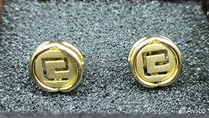 Золотые серьги 585 пробы массой 2,1 грамма