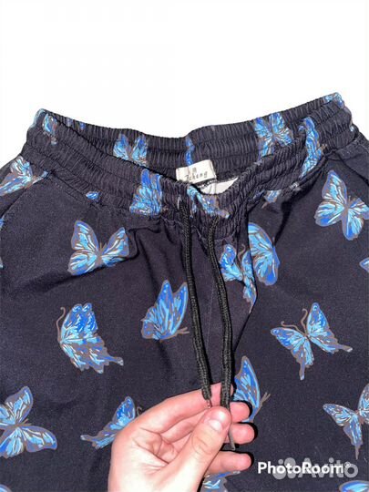 Штаны с бабочками широкие