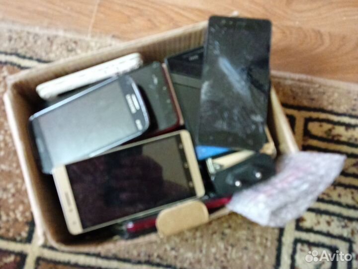 Коробка телефонов