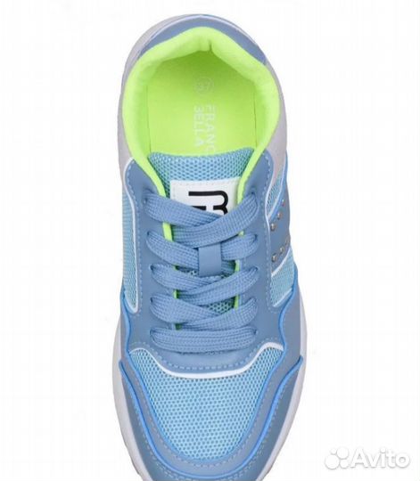 Кроссовки женские