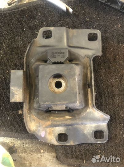 Опора двигателя mazda 3 бк
