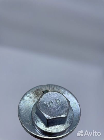 Болты рычагов ланд крузер 200