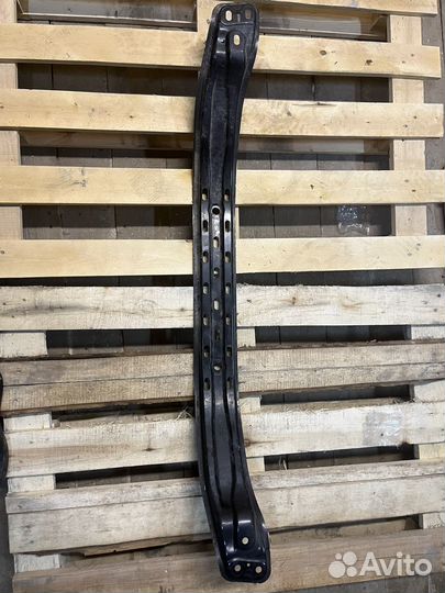 Усилитель заднего бампера Toyota Rav4 CA40