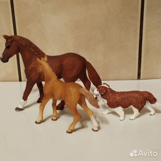 Фигурки животных Schleich и Mojo