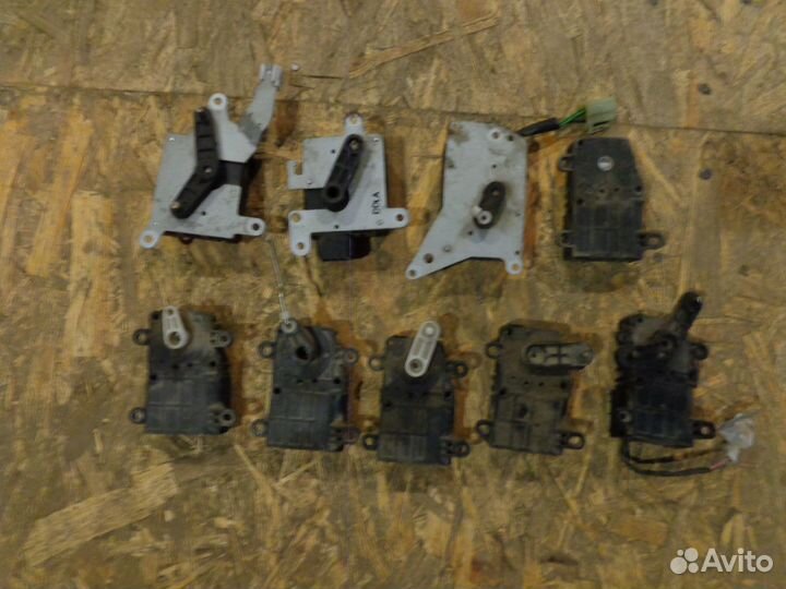 Spectra Моторчик заслонок печки салона б/у