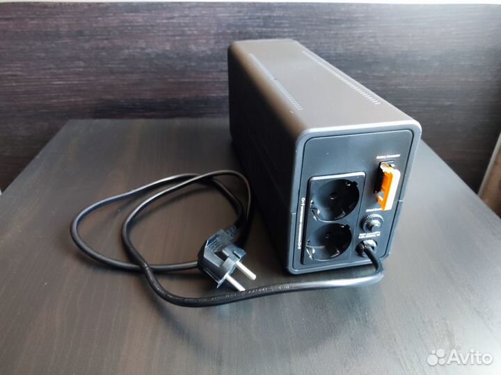 Ибп APC Easy-UPS BVX700LI-GR 700VA, 360W