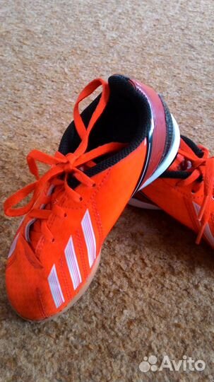 Футбольные бутсы Adidas