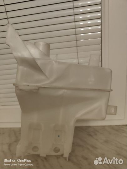 Бачок омывателя лобового стекла Suzuki Vitara 2021