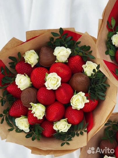 Букет из клубники в шоколаде коробочка Жулебино