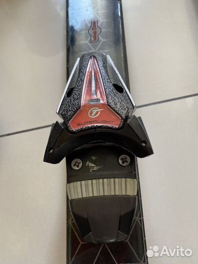 Горные лыжи и ботинки