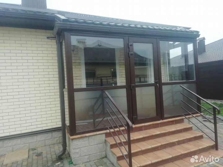 Rehau. Пластиковые окна, остекление входной группы