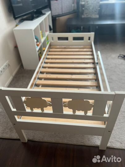 Кровать детская с матрасом и бортиком