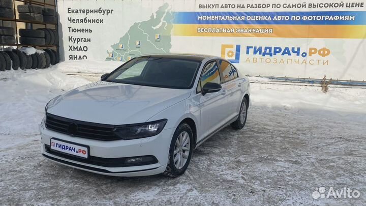 Кнопка фиксатора стояночного тормоза Volkswagen Pa