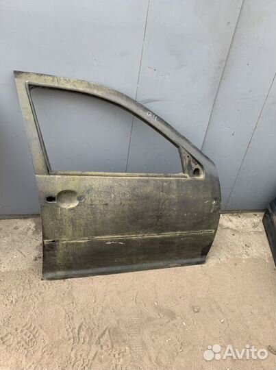 Дверь передняя правая volkswagen Golf 4