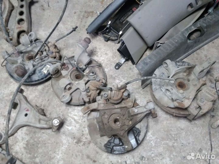 Кулак поворотный Volvo S60,s80,xc70,xc90