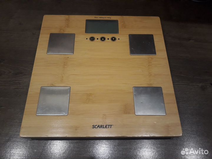 Весы напольные электронные в нерабочем состоянии