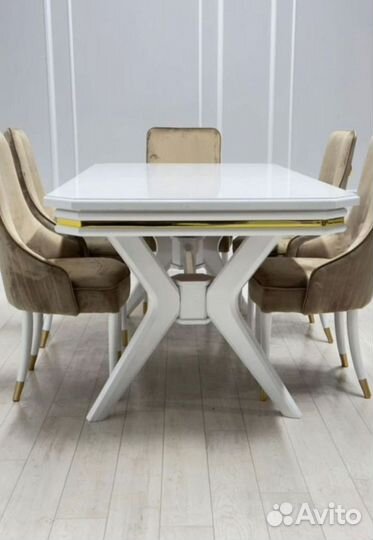 Комплект стол и стулья. В наличии