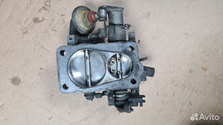 Дросельная заслонка Audi 80 1.8 JN