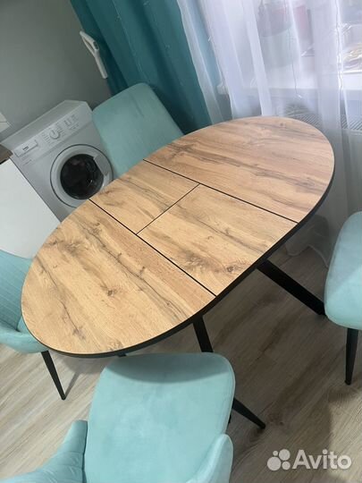 Кухонный стол и стулья