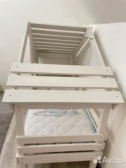 Кровать домик