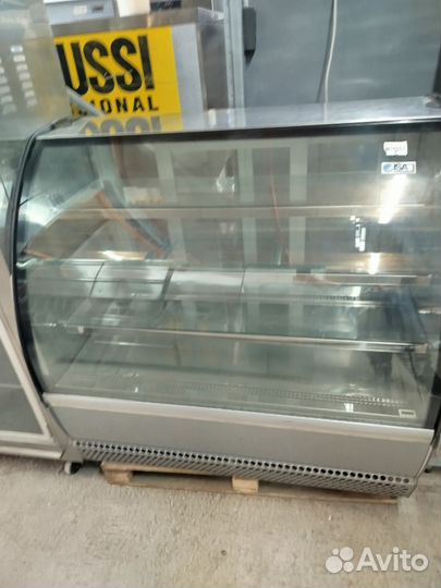 Холодильная витрина