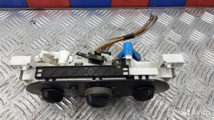 Блок управления климатической установкой Renault S