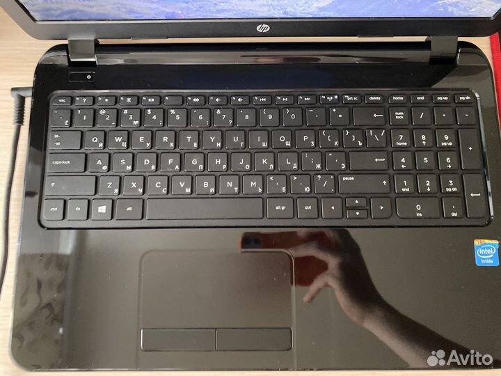 Ноутбук HP Pavilion 15-r050sr