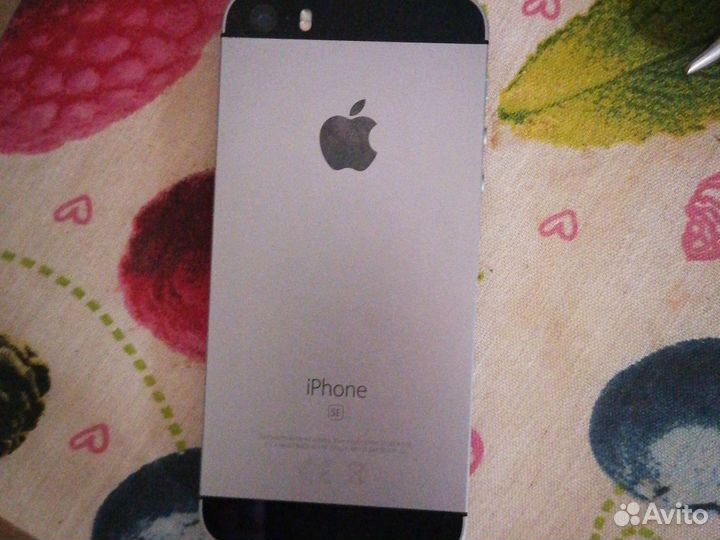 Телефон iPhone se