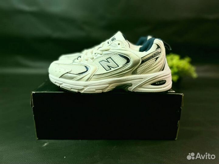 Кроссовки New Balance эргономичные