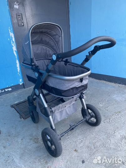 Продам коляску 3 в 1