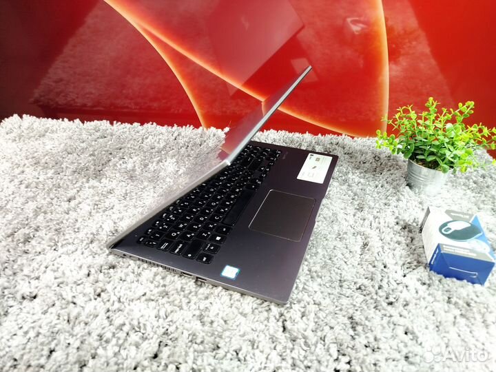 Asus i5(8TH) /250gb/8gb/FHD 15.6