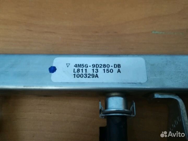 Рампа (рейка ) топливная с форсунками форд 1356996