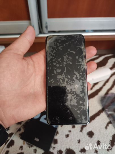 Samsung Galaxy S20, 8/128 ГБ